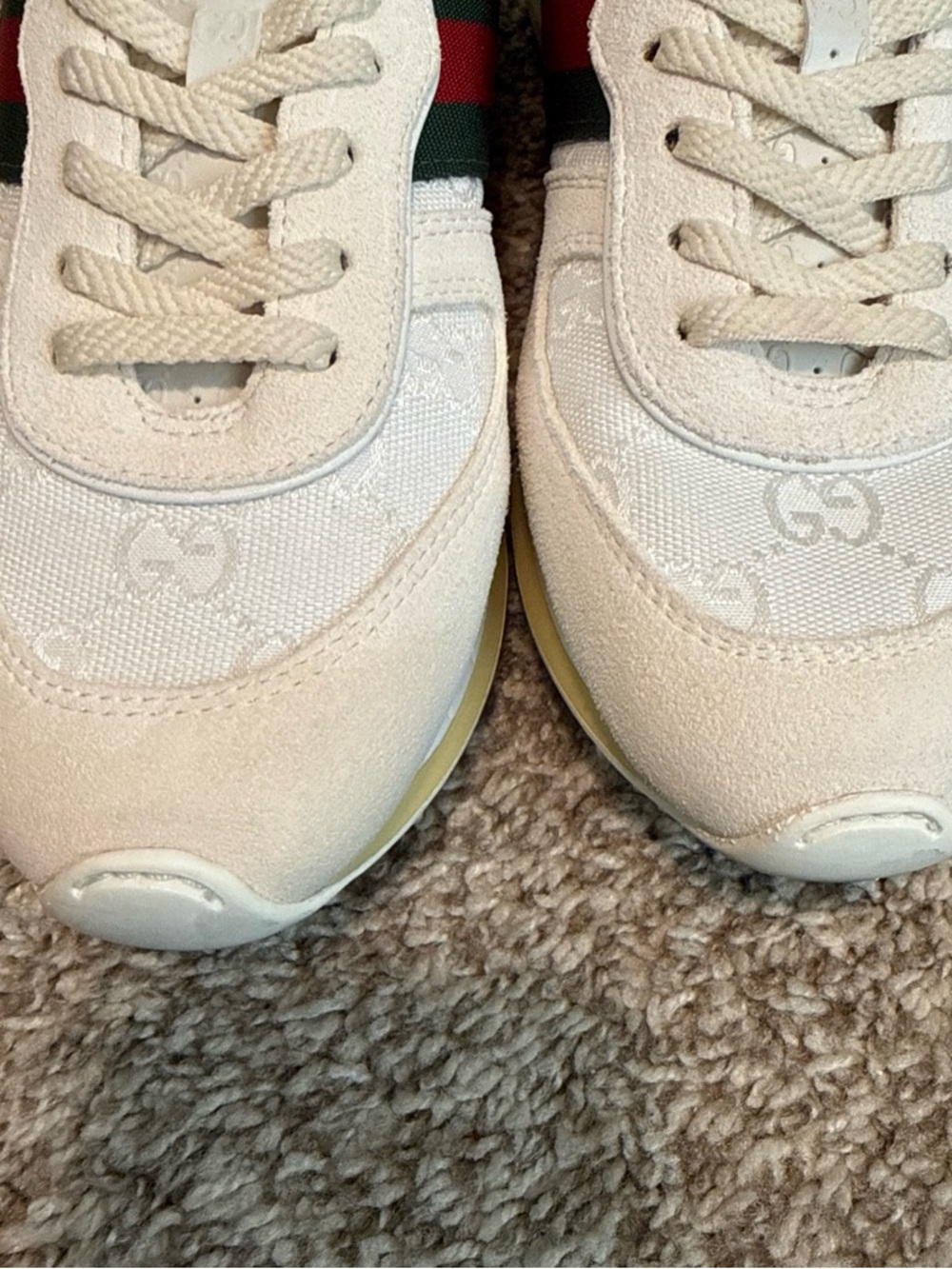 Authentic Gucci Cream Sneakers with Signature Green & Red Web small red spots - Picture 7 of 11